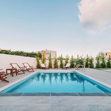 Infinity Blu Cozy Island Nest * Gennadi
