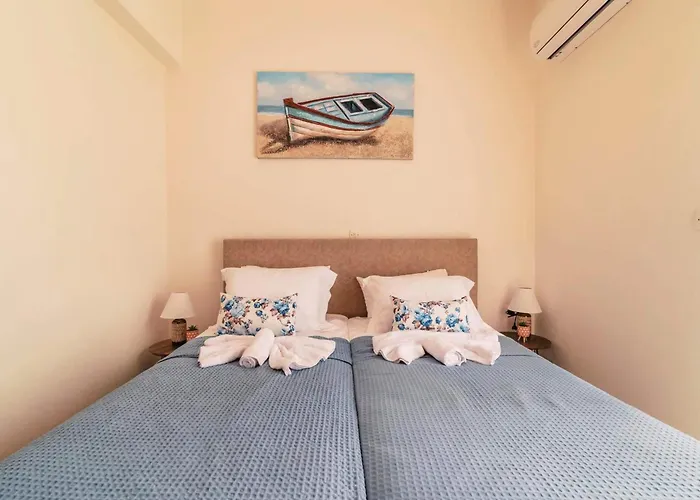 Infinity Blu Cozy Island Nest * Gennadi